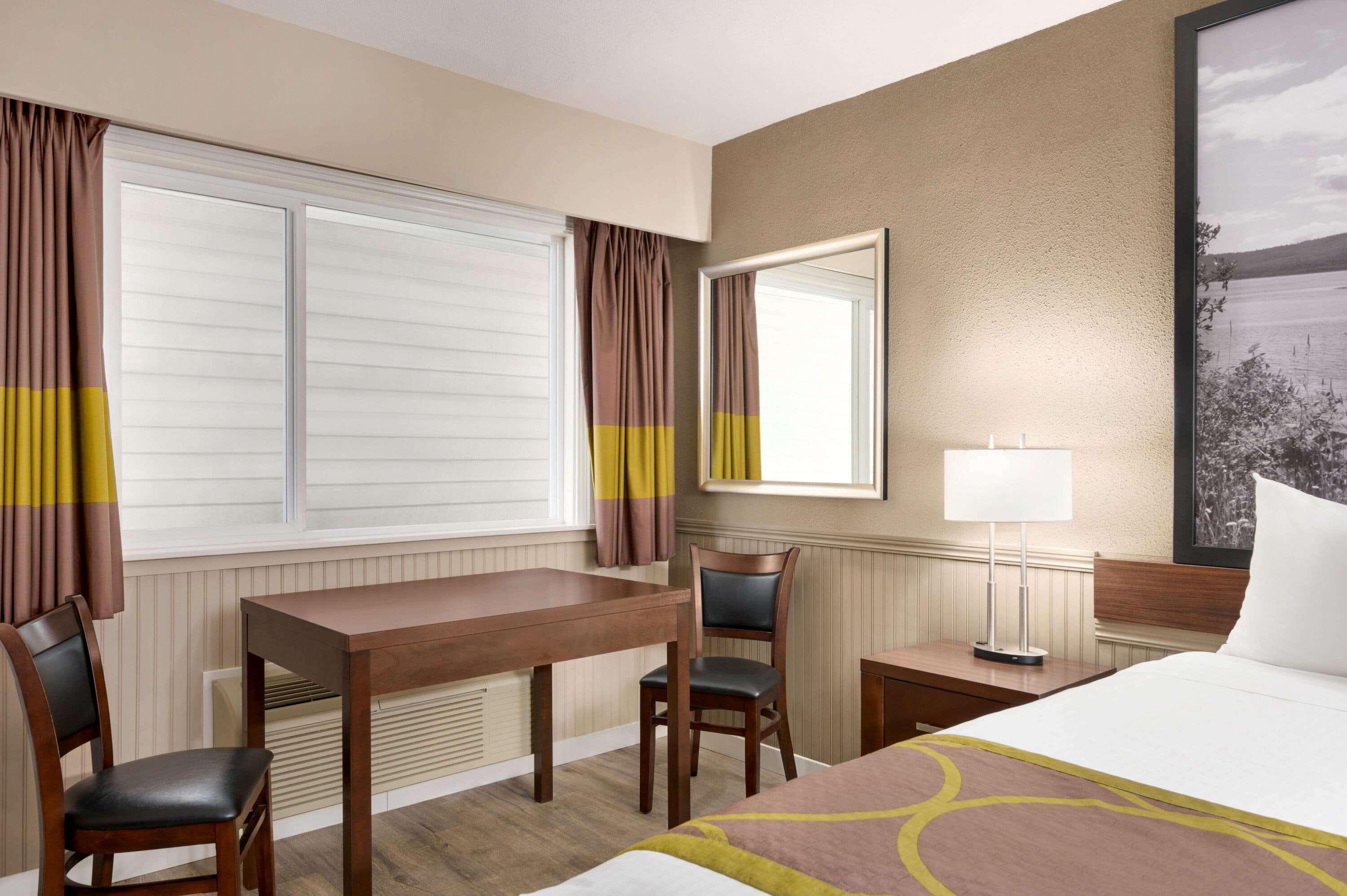 Super 8 By Wyndham Courtenay Dış mekan fotoğraf